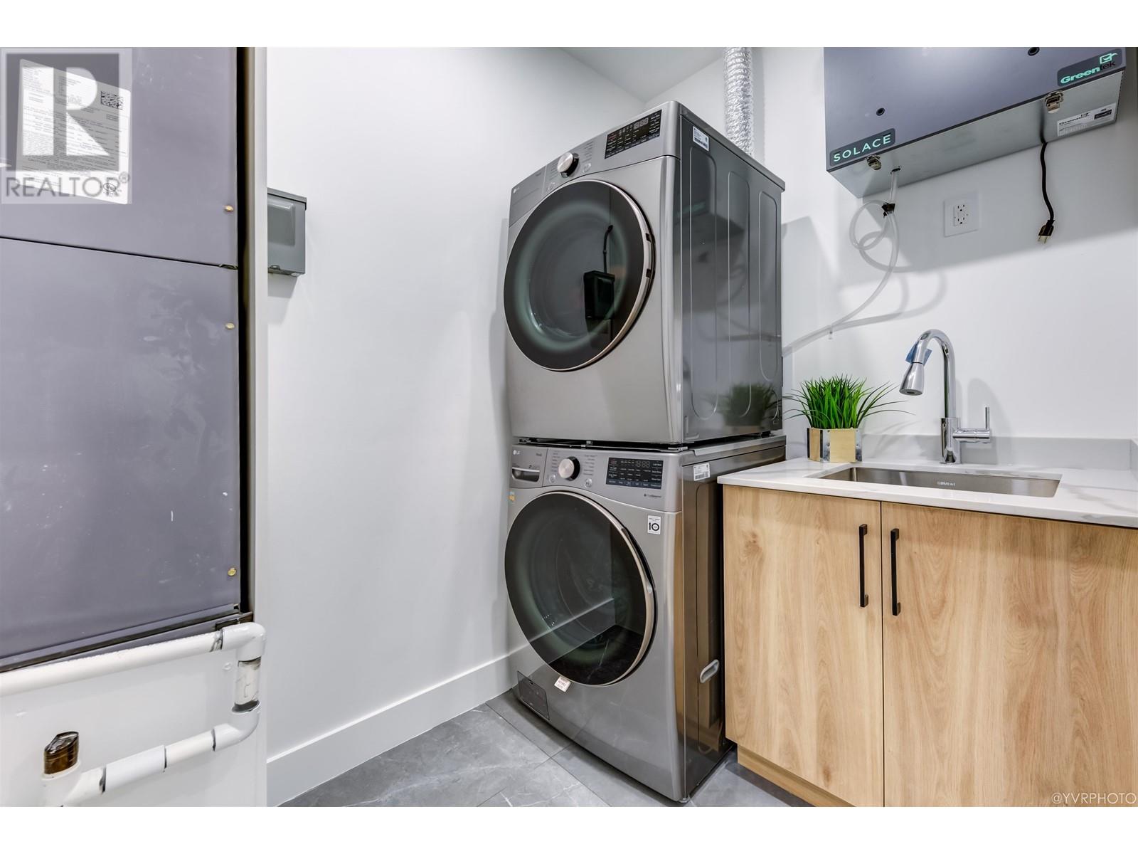 2705 E 40th Avenue, Vancouver, British Columbia  V5R 3M8 - Photo 33 - R2835571