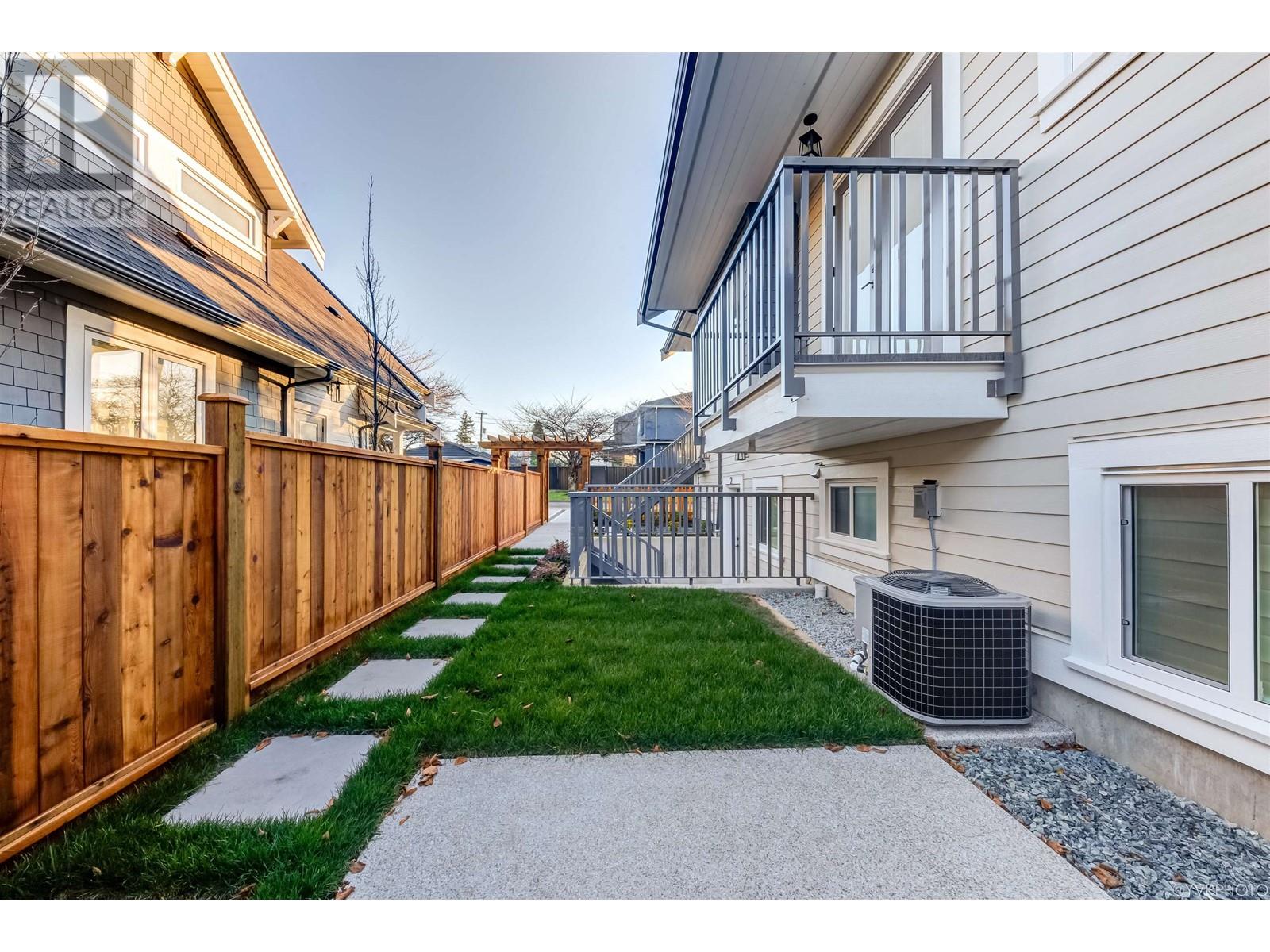 2705 E 40th Avenue, Vancouver, British Columbia  V5R 3M8 - Photo 5 - R2835571