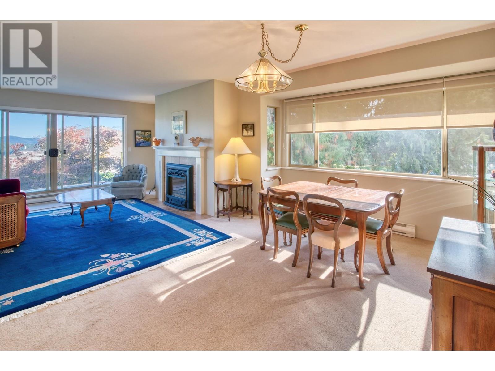 37 555 Eaglecrest Drive, Gibsons, British Columbia  V0N 1V8 - Photo 2 - R2824426