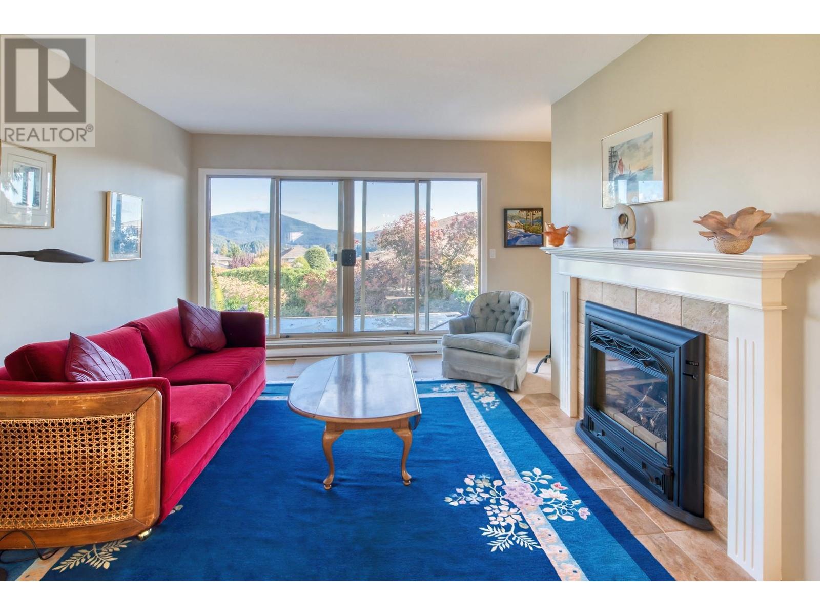 37 555 Eaglecrest Drive, Gibsons, British Columbia  V0N 1V8 - Photo 3 - R2824426