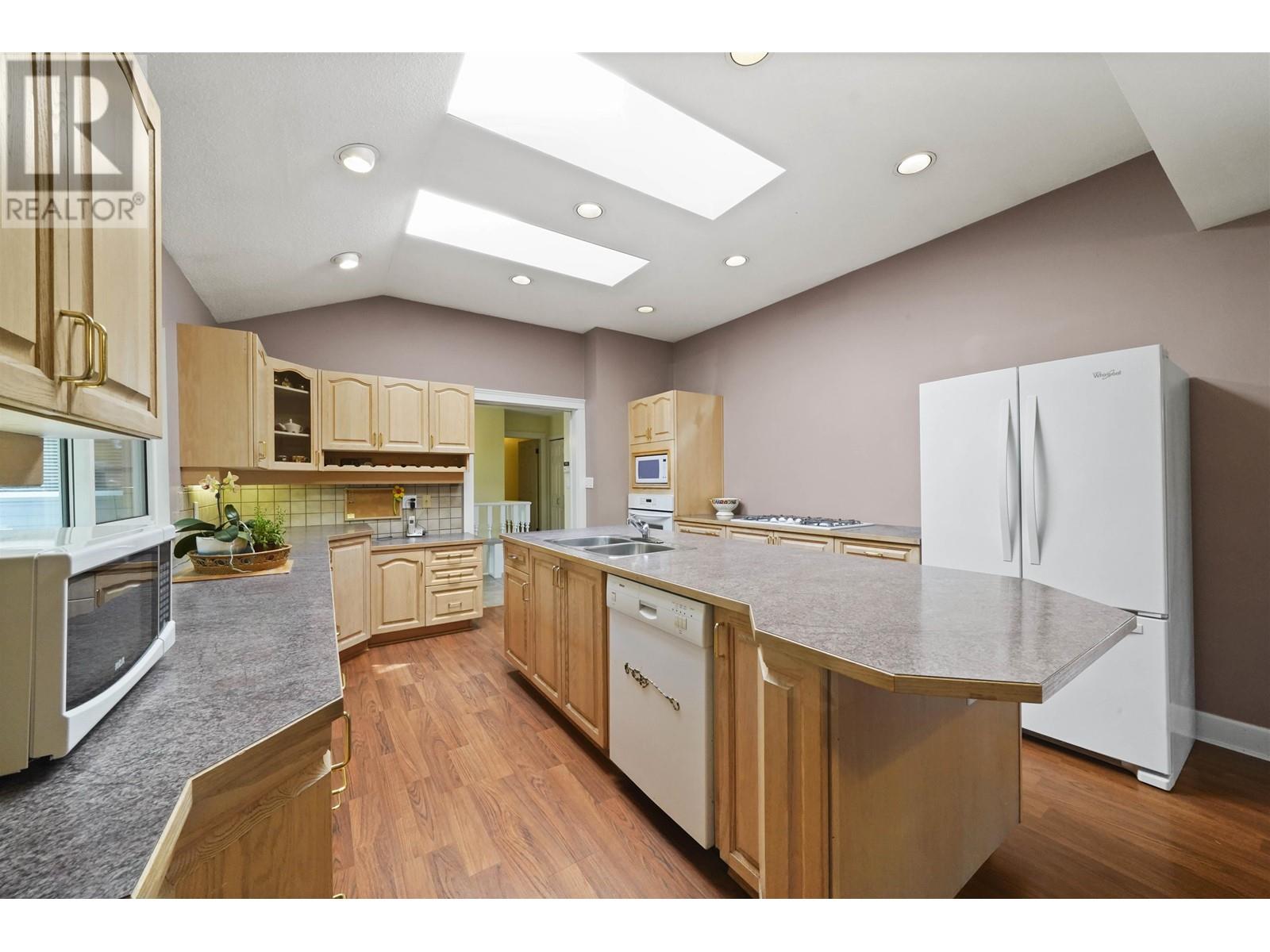 12768 Blackstock Street, Maple Ridge, British Columbia  V2X 4P5 - Photo 11 - R2785358