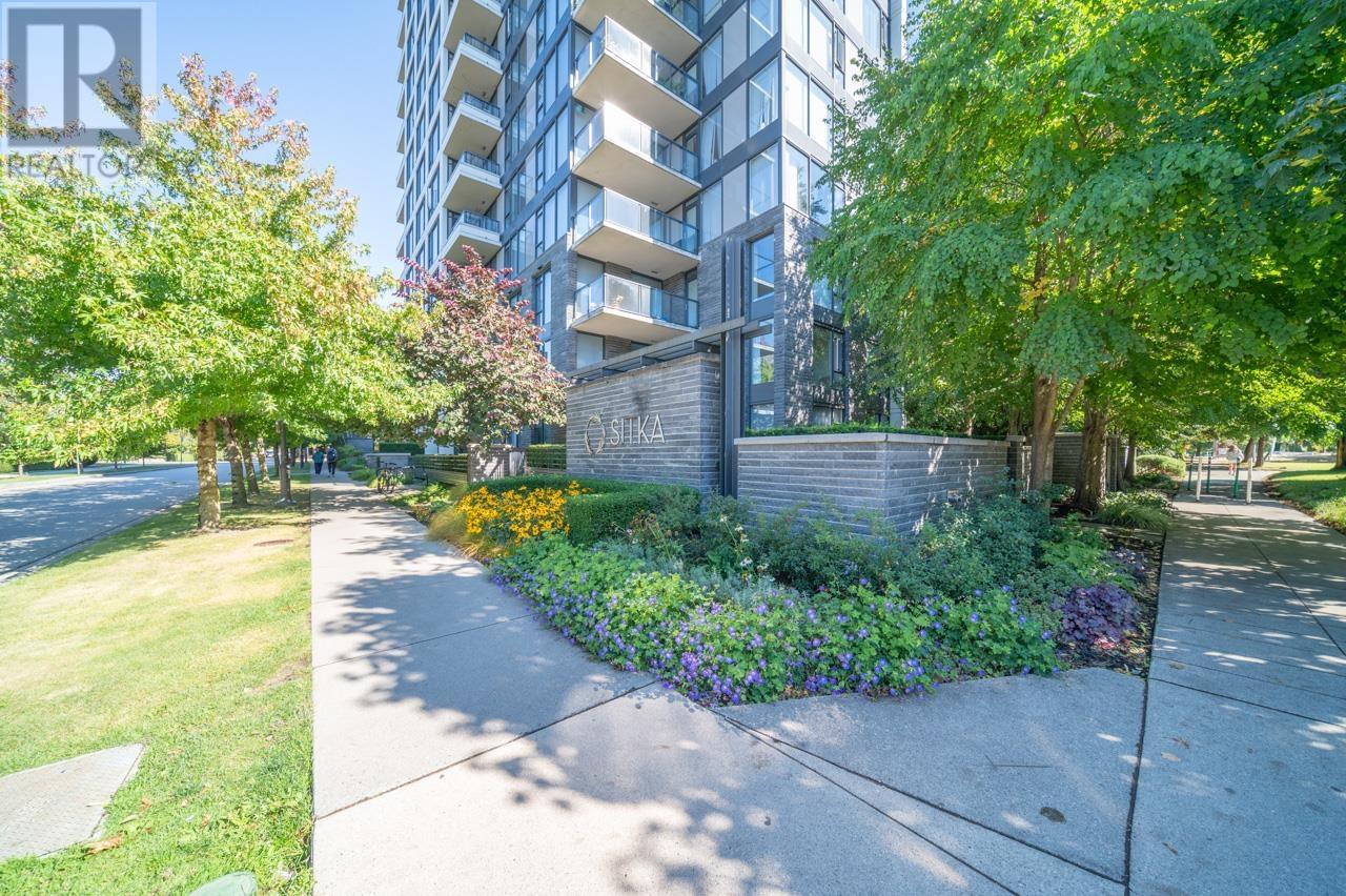 305 5868 Agronomy Road, Vancouver, British Columbia  V6T 0B5 - Photo 2 - R2818281