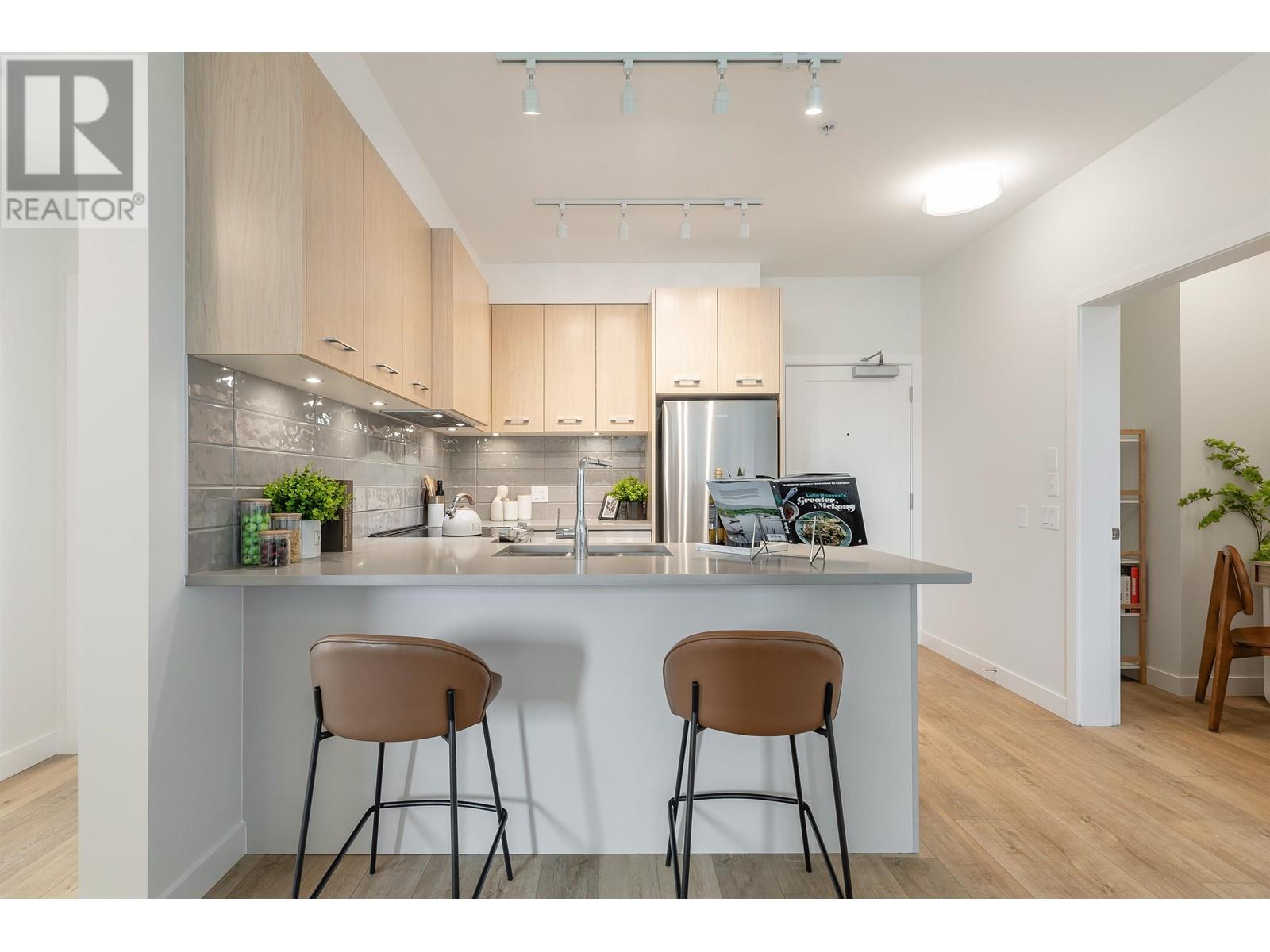 203 4933 Clarendon Street, Vancouver, British Columbia  V5R 3J3 - Photo 1 - R2819852