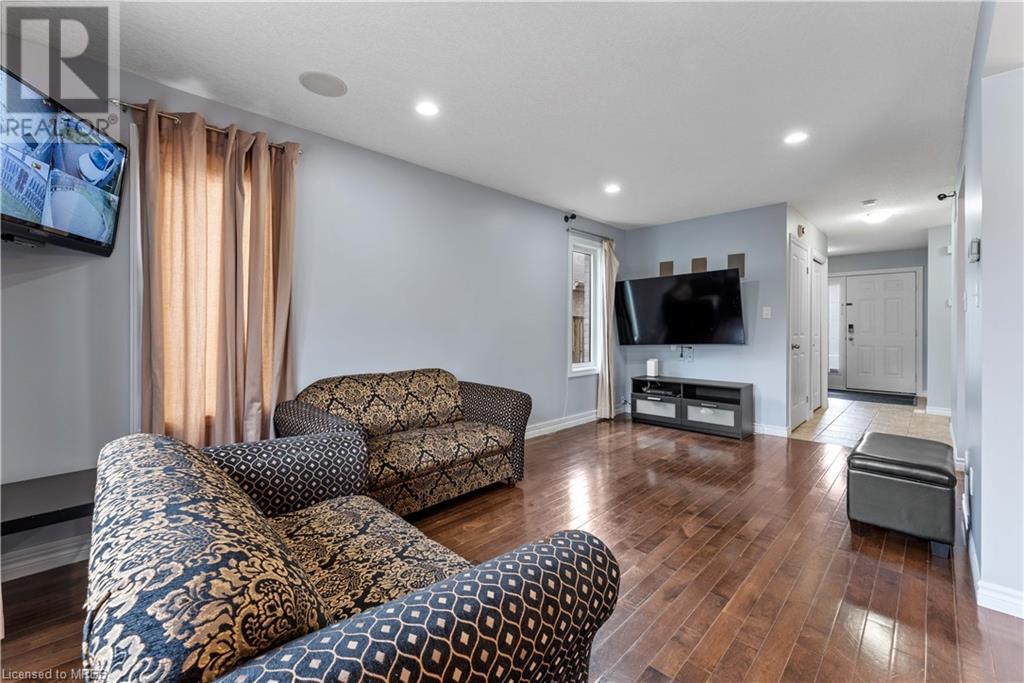 1562 Green Gables Road, London, Ontario  N6M 0A6 - Photo 9 - 40518277