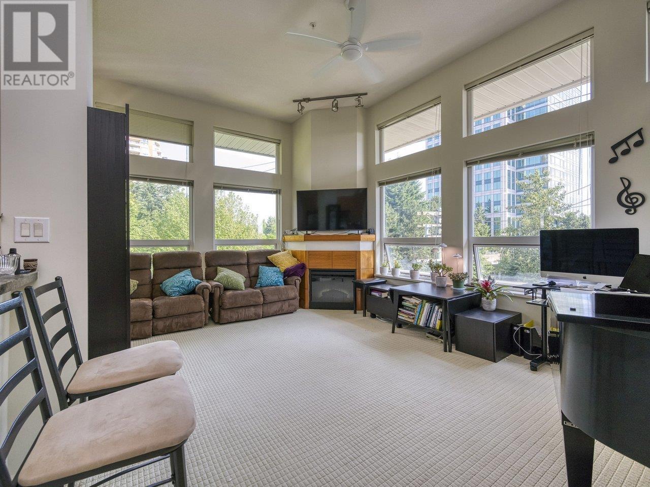 Listing Picture 6 of 20 : 410 6888 SOUTHPOINT DRIVE, Burnaby / 本拿比 - 魯藝地產 Yvonne Lu Group - MLS Medallion Club Member