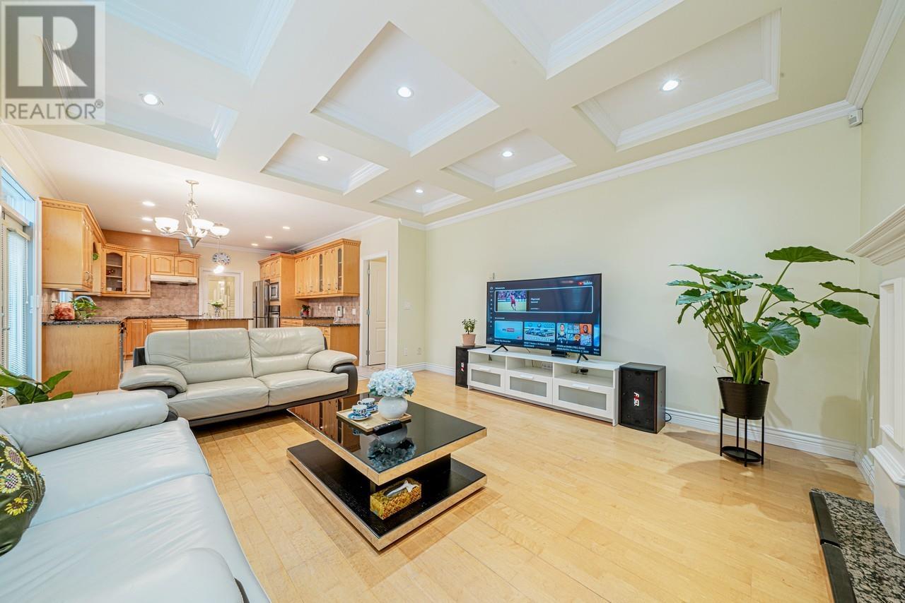 Listing Picture 3 of 30 : 8611 BOYD COURT, Richmond / 烈治文 - 魯藝地產 Yvonne Lu Group - MLS Medallion Club Member