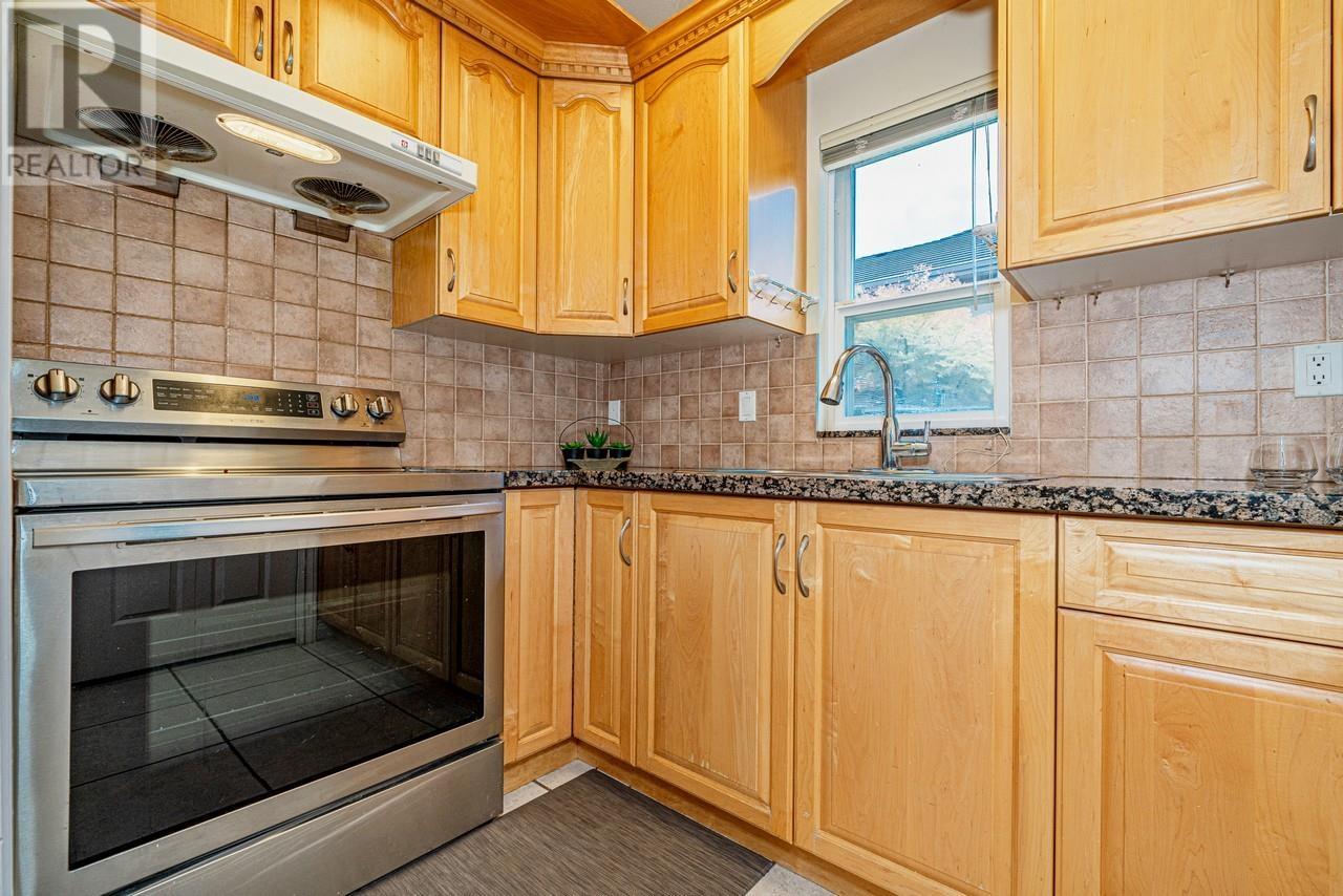Listing Picture 13 of 30 : 8611 BOYD COURT, Richmond / 烈治文 - 魯藝地產 Yvonne Lu Group - MLS Medallion Club Member