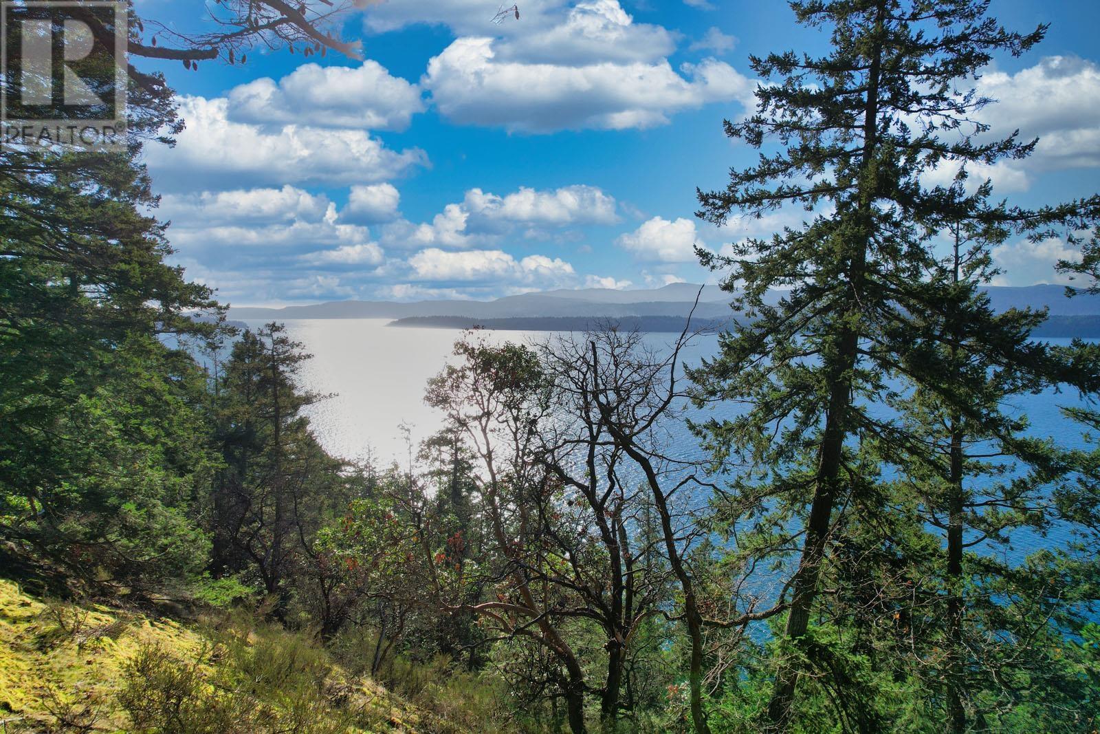 1569 Ridge Road, Galiano Island, British Columbia  V0N 1P0 - Photo 1 - R2835666