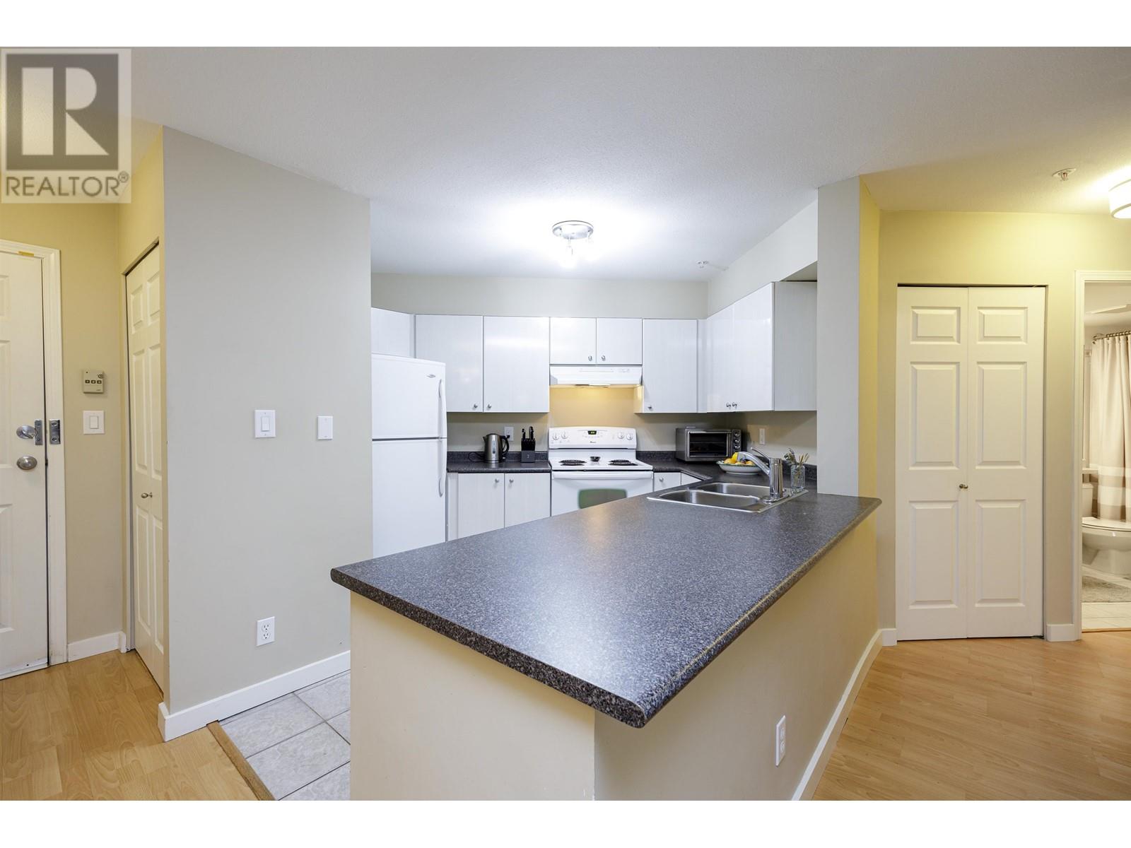 201 150 W 22nd Street, North Vancouver, British Columbia  V7M 3M4 - Photo 8 - R2835742