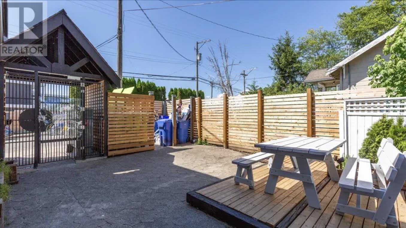 11682 224 Street, Maple Ridge, British Columbia  V2X 6A2 - Photo 2 - C8056056