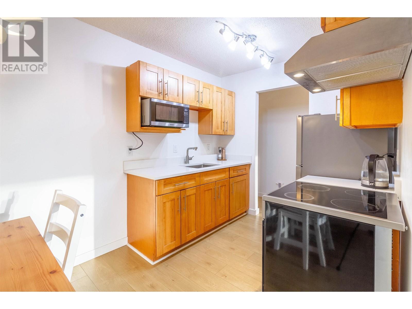 210 270 W 1st Street, North Vancouver, British Columbia  V7M 1B4 - Photo 8 - R2835545