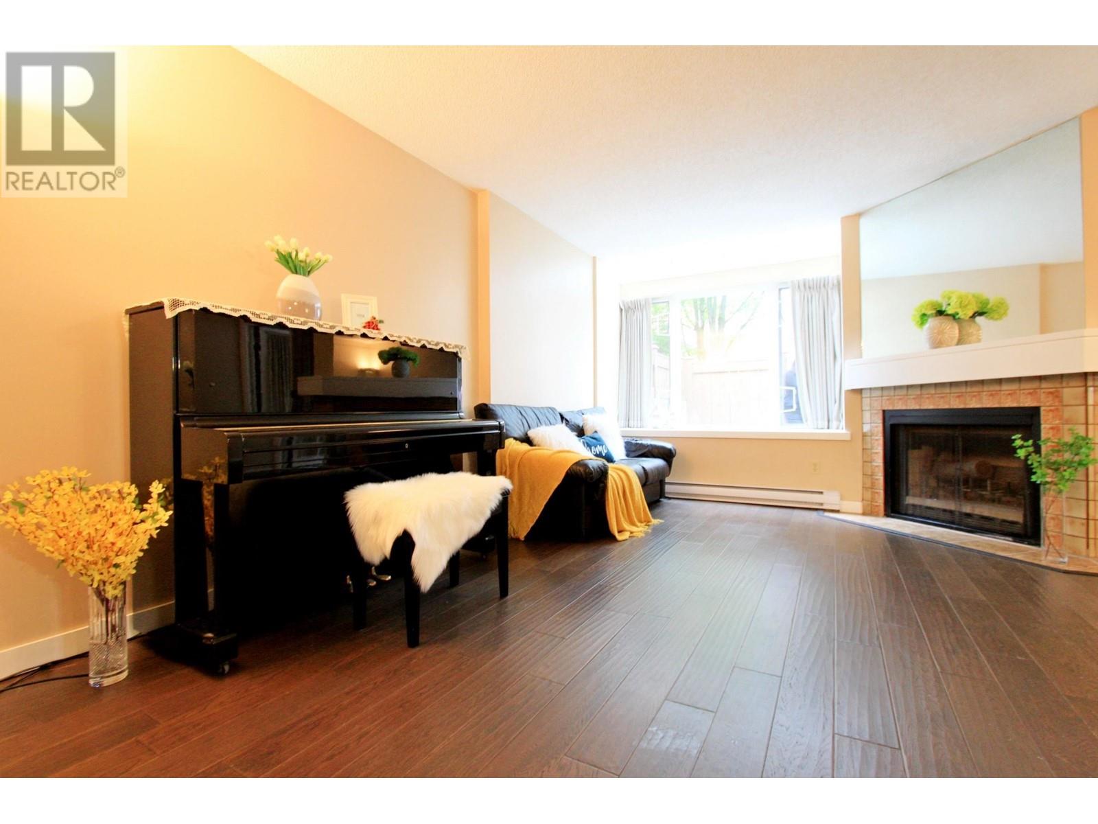 Listing Picture 2 of 14 : 102 5025 SANDERS STREET, Burnaby / 本拿比 - 魯藝地產 Yvonne Lu Group - MLS Medallion Club Member