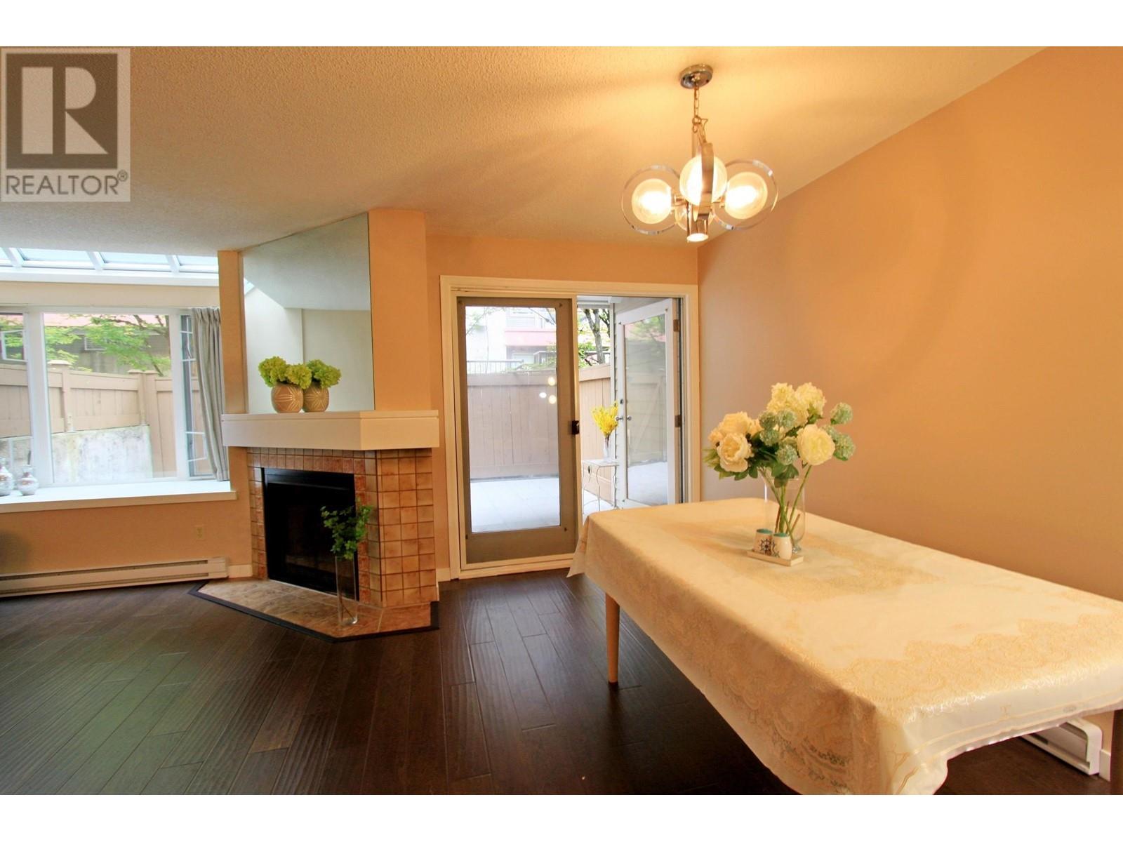 Listing Picture 5 of 14 : 102 5025 SANDERS STREET, Burnaby / 本拿比 - 魯藝地產 Yvonne Lu Group - MLS Medallion Club Member