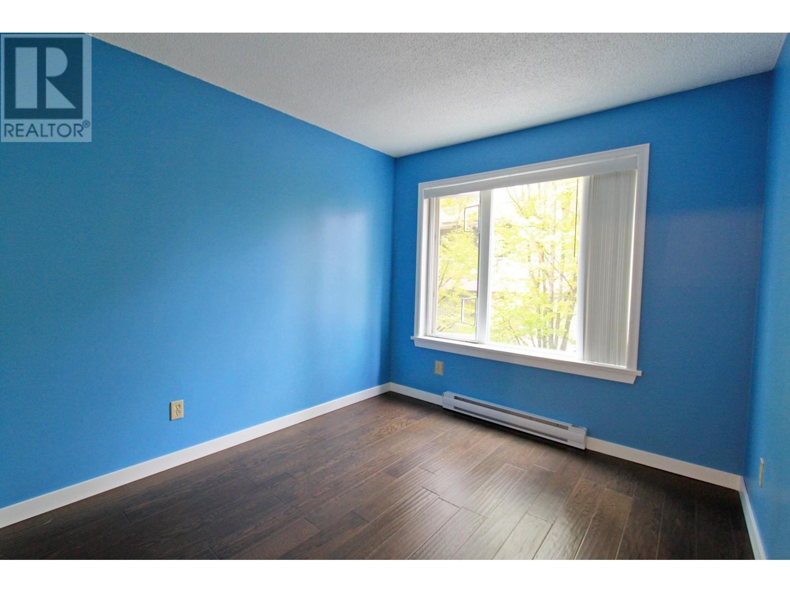 Listing Picture 11 of 14 : 102 5025 SANDERS STREET, Burnaby / 本拿比 - 魯藝地產 Yvonne Lu Group - MLS Medallion Club Member