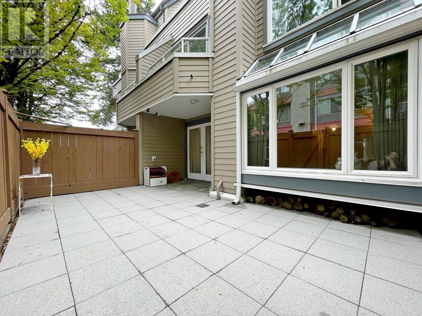 102 5025 SANDERS STREET, Burnaby