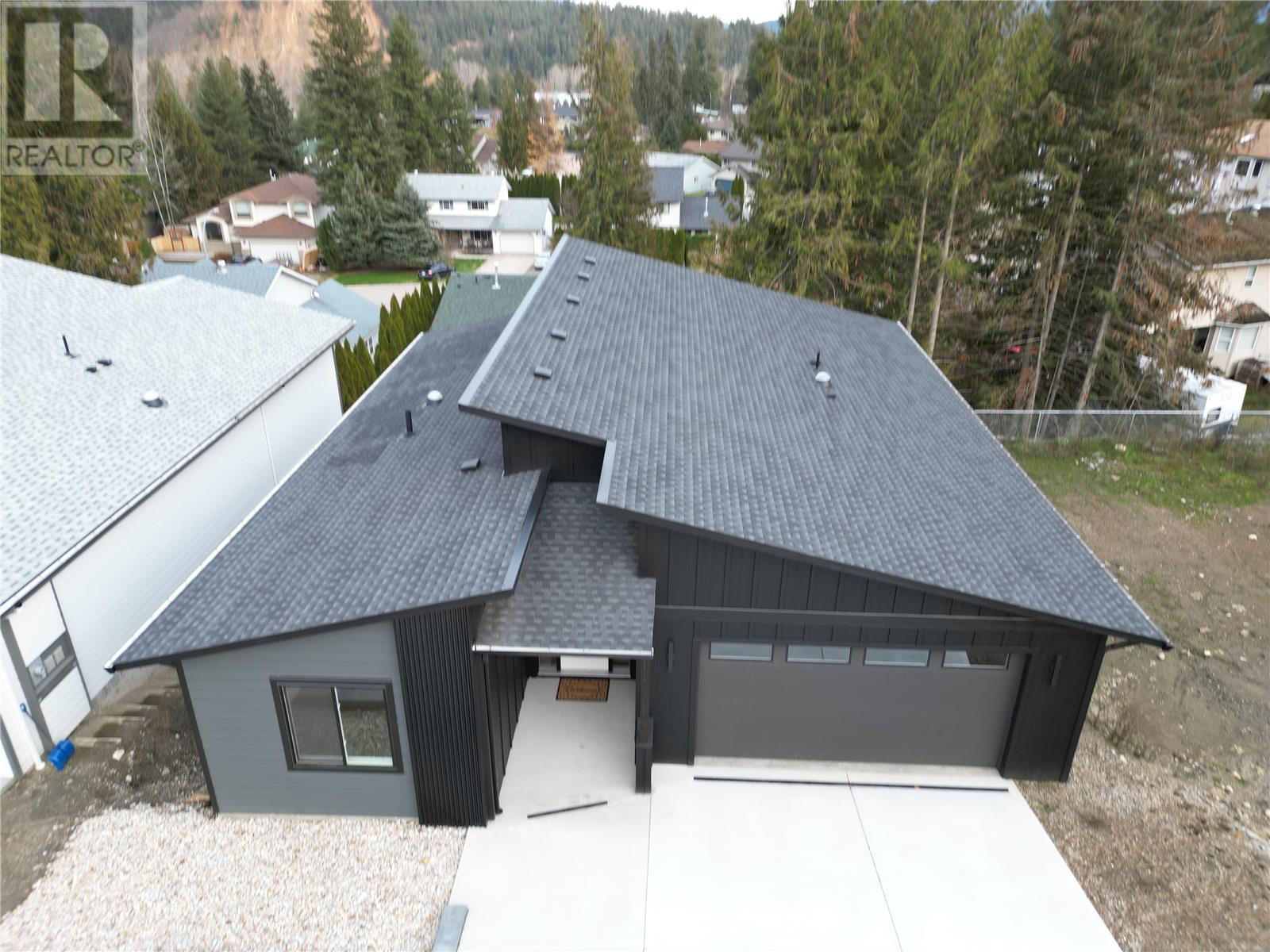 2741 Cedar Ridge Street, lumby, British Columbia