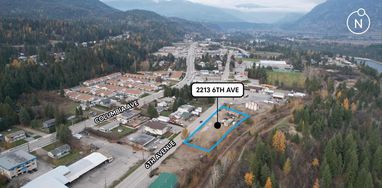 2225 - 2213 6TH AVENUE, south castlegar, British Columbia