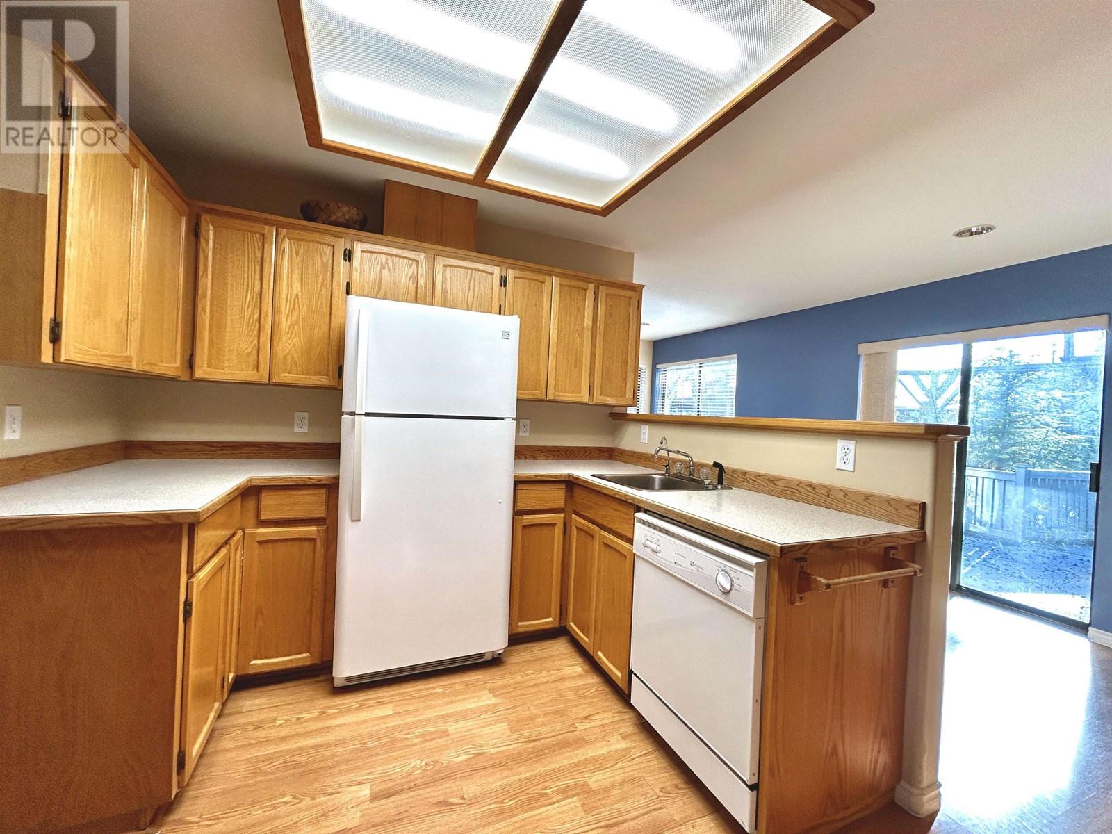 5587 Inlet Avenue, Sechelt, British Columbia  V0N 3A0 - Photo 10 - C8056084