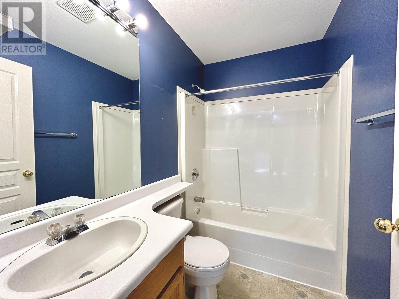 5587 Inlet Avenue, Sechelt, British Columbia  V0N 3A0 - Photo 18 - C8056084