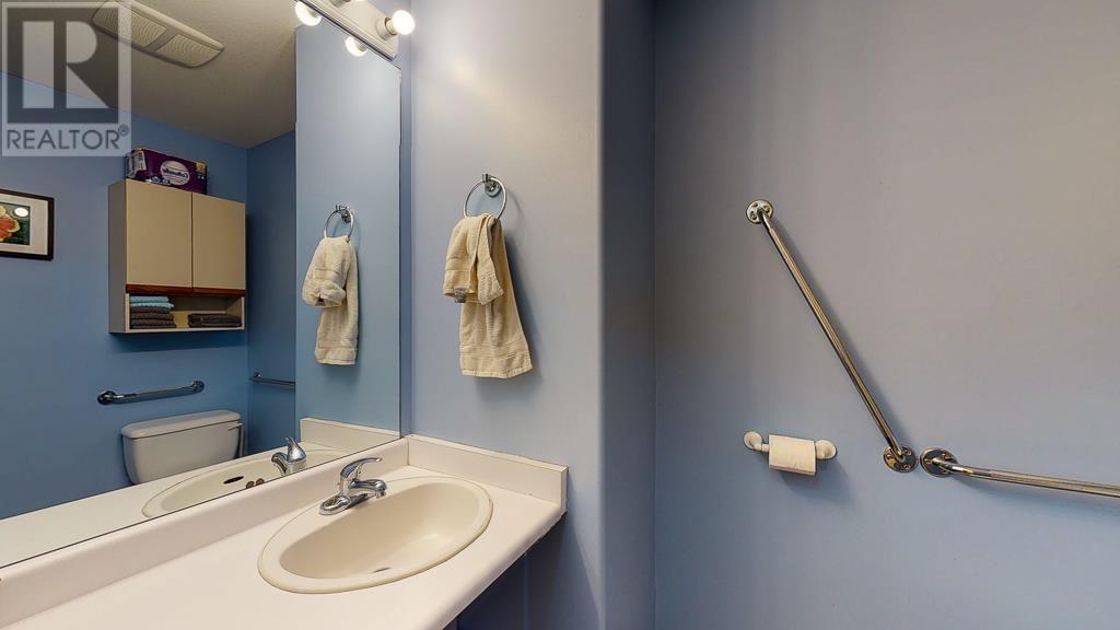 5587 Inlet Avenue, Sechelt, British Columbia  V0N 3A0 - Photo 24 - C8056084