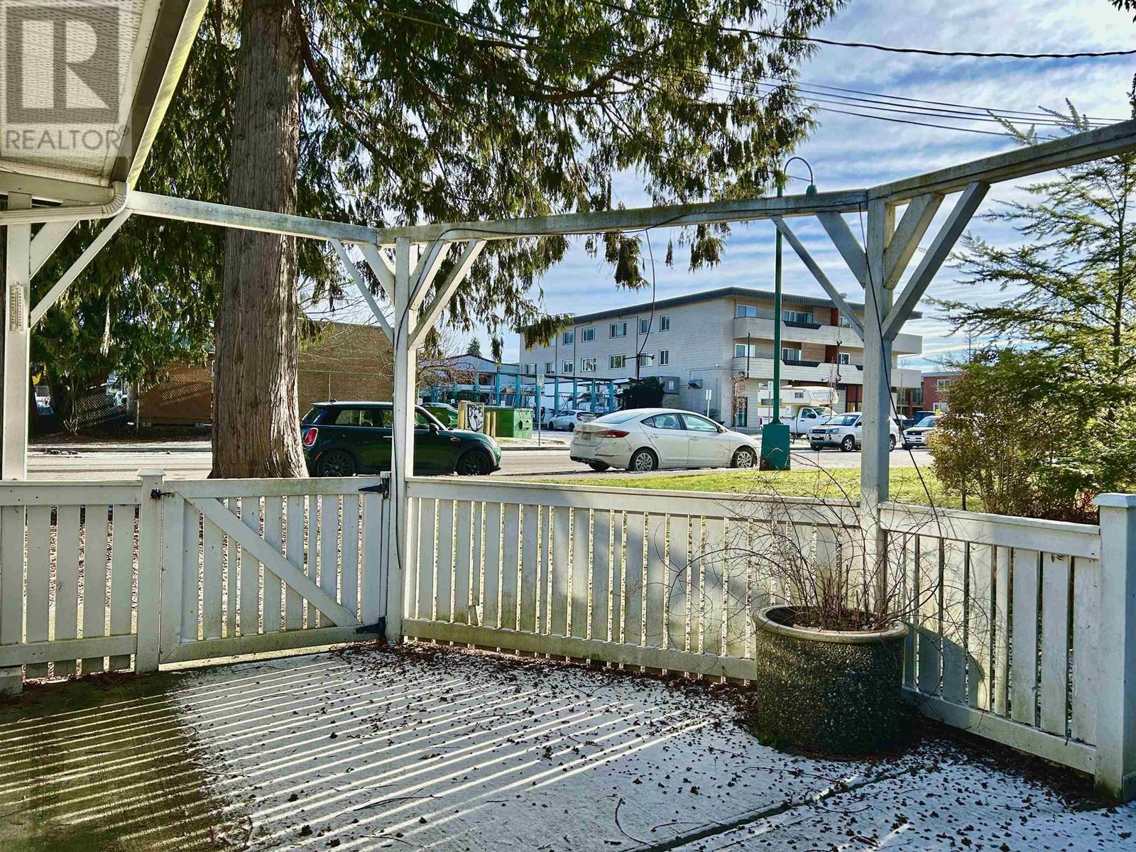 5587 Inlet Avenue, Sechelt, British Columbia  V0N 3A0 - Photo 3 - C8056084