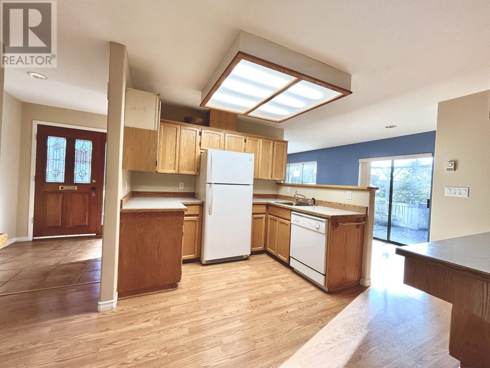 5587 Inlet Avenue, Sechelt, British Columbia  V0N 3A0 - Photo 9 - C8056084