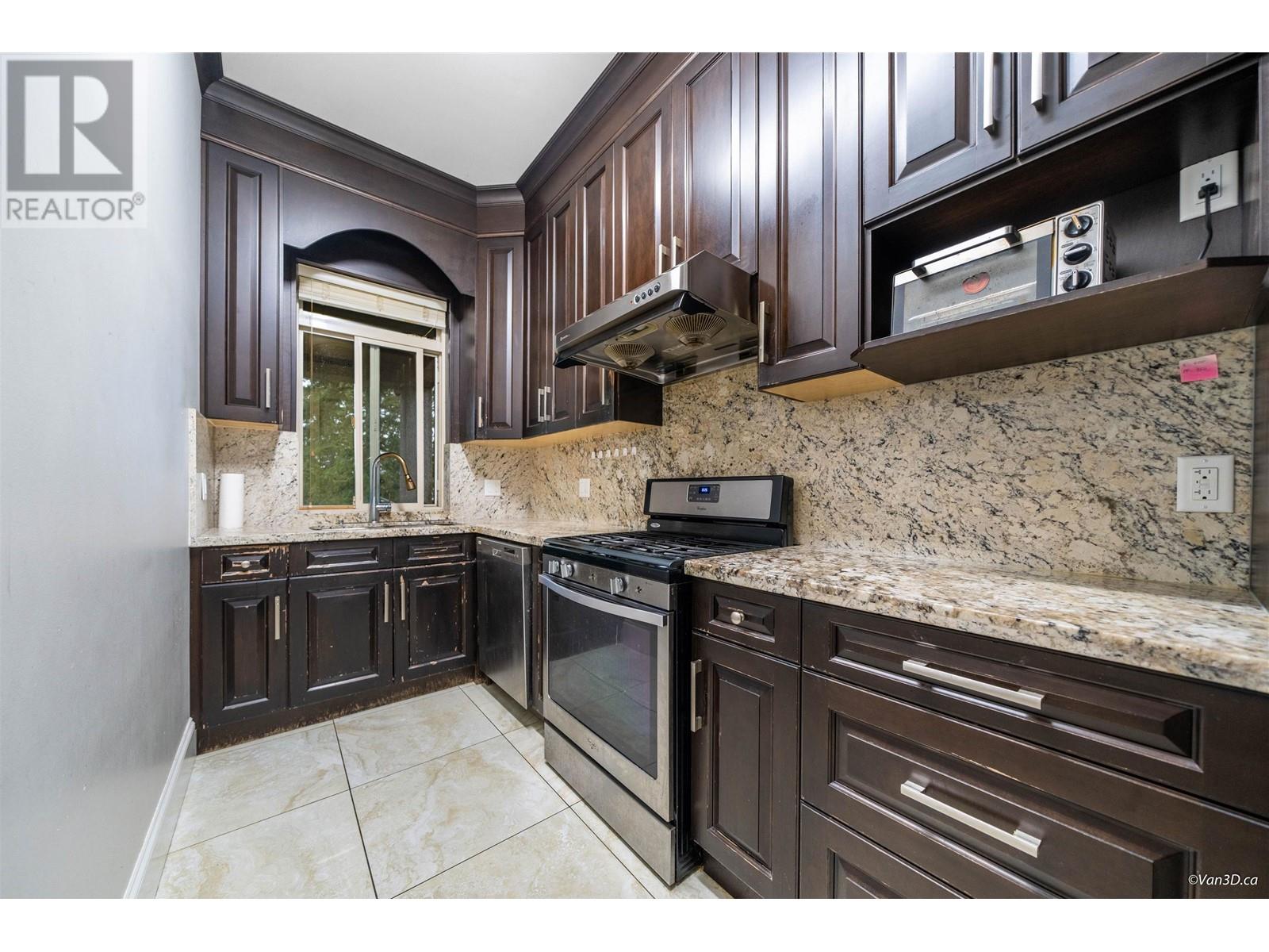 1592 Rochester Avenue, Coquitlam, British Columbia  V3K 2X8 - Photo 7 - R2836229