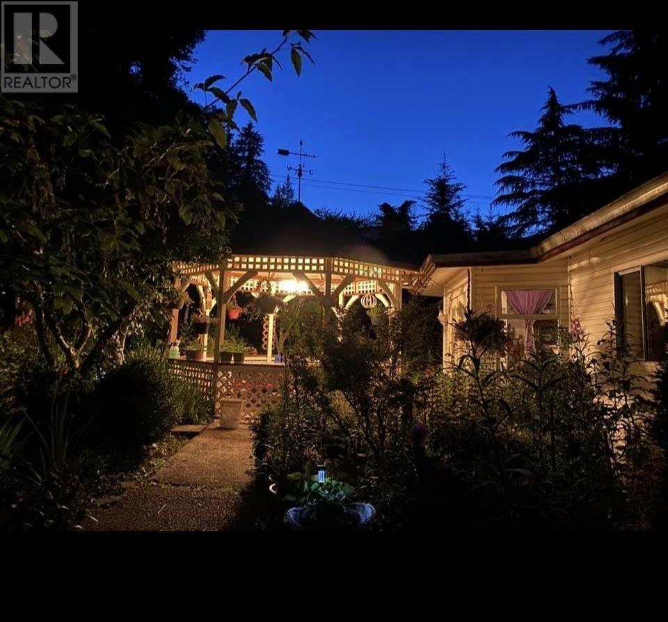 1186 North Road, Gibsons, British Columbia  V0N 1V1 - Photo 13 - R2835420