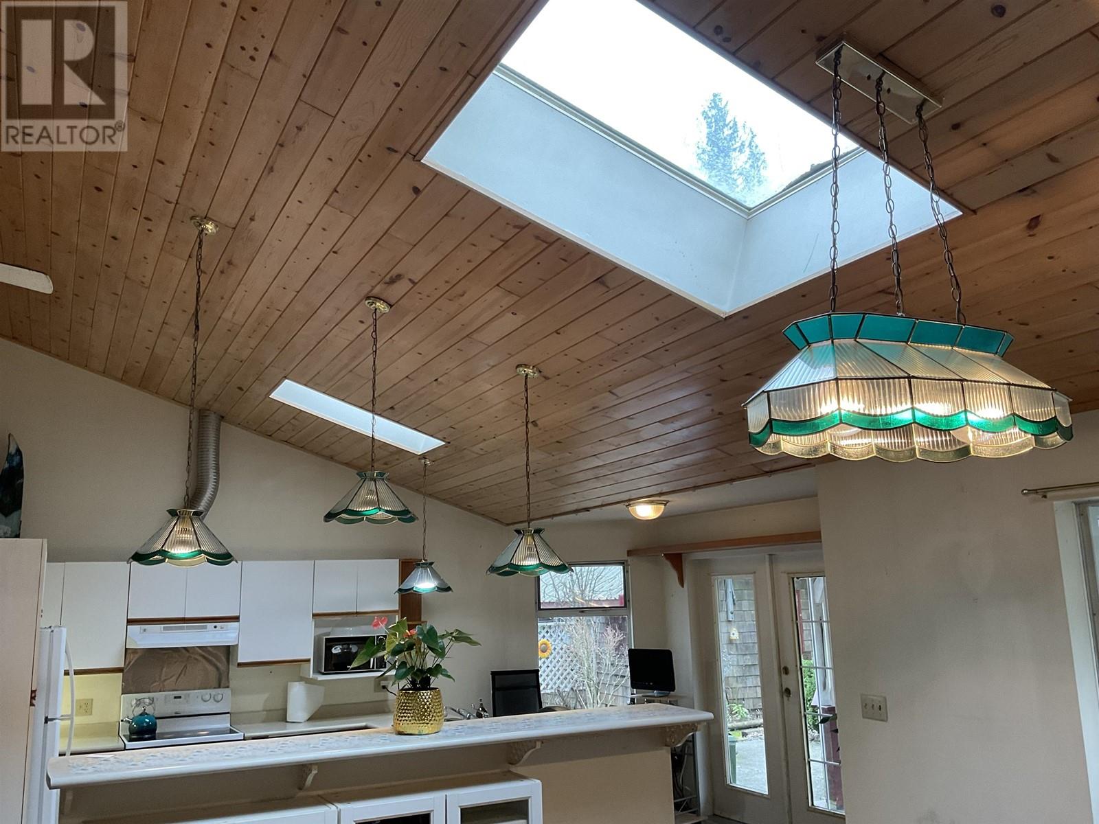 1186 North Road, Gibsons, British Columbia  V0N 1V1 - Photo 6 - R2835420