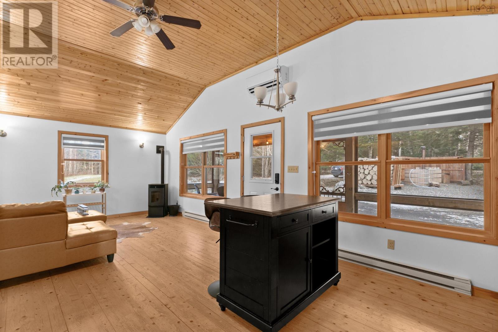 8 Falcon Drive, Vaughan, Nova Scotia  B0N 2T0 - Photo 14 - 202325115