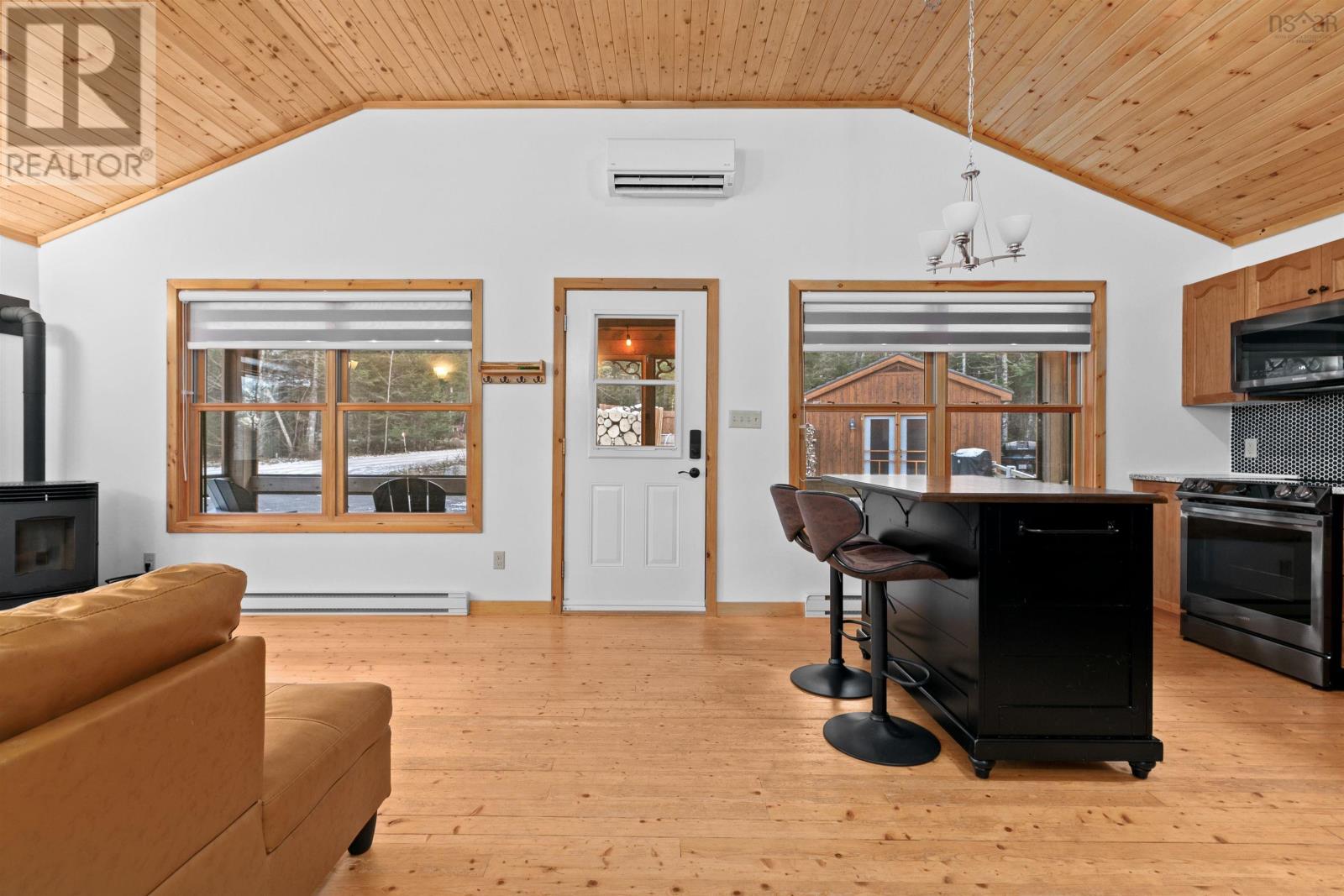 8 Falcon Drive, Vaughan, Nova Scotia  B0N 2T0 - Photo 5 - 202325115