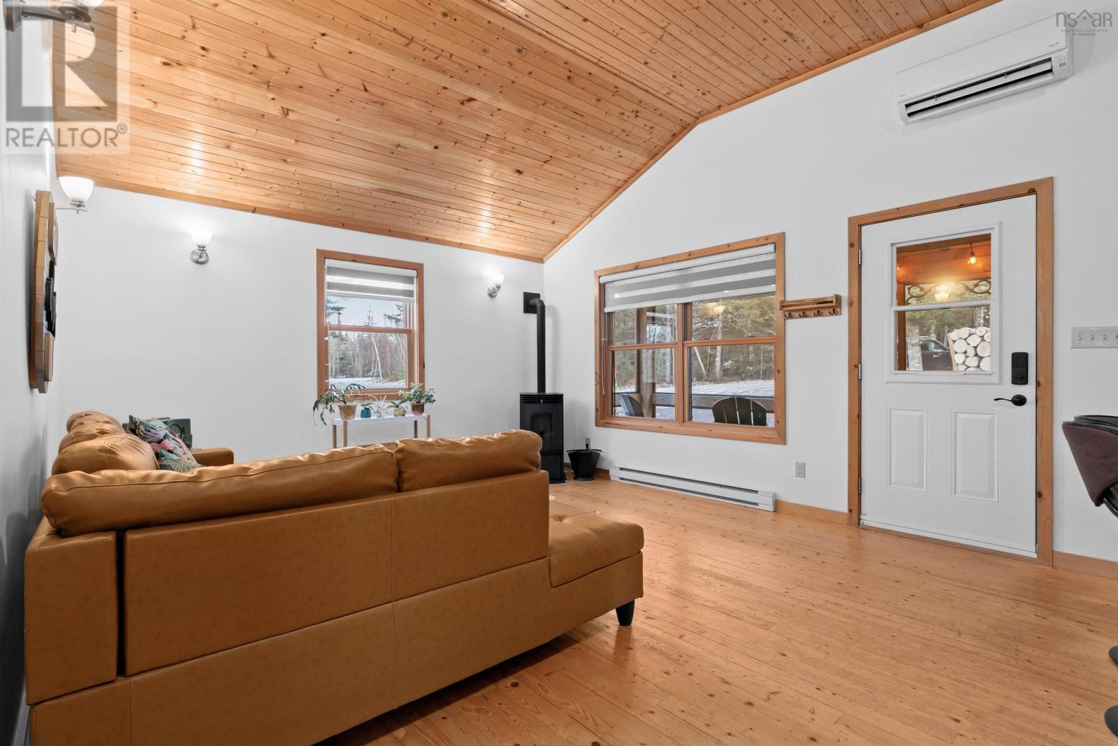 8 Falcon Drive, Vaughan, Nova Scotia  B0N 2T0 - Photo 6 - 202325115