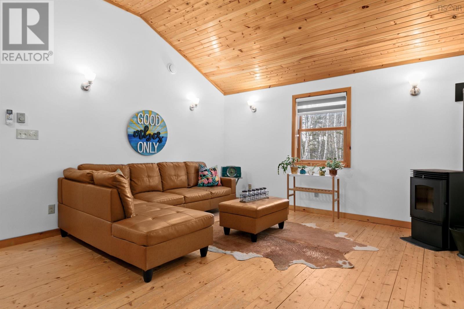 8 Falcon Drive, Vaughan, Nova Scotia  B0N 2T0 - Photo 7 - 202325115