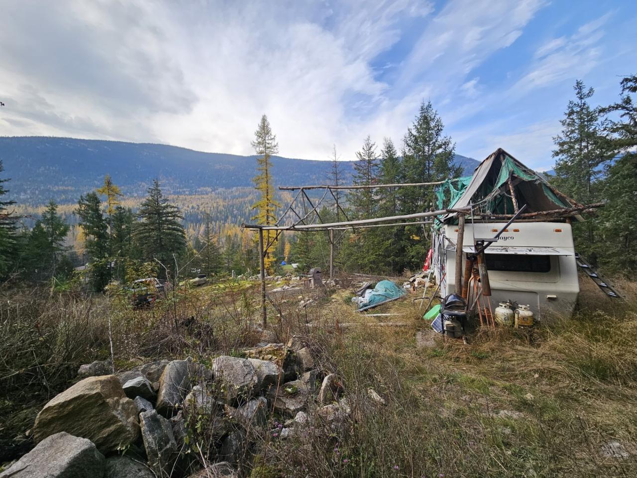 2067 Pass Creek Road, Pass Creek, British Columbia  V1N 4T1 - Photo 5 - 2474276