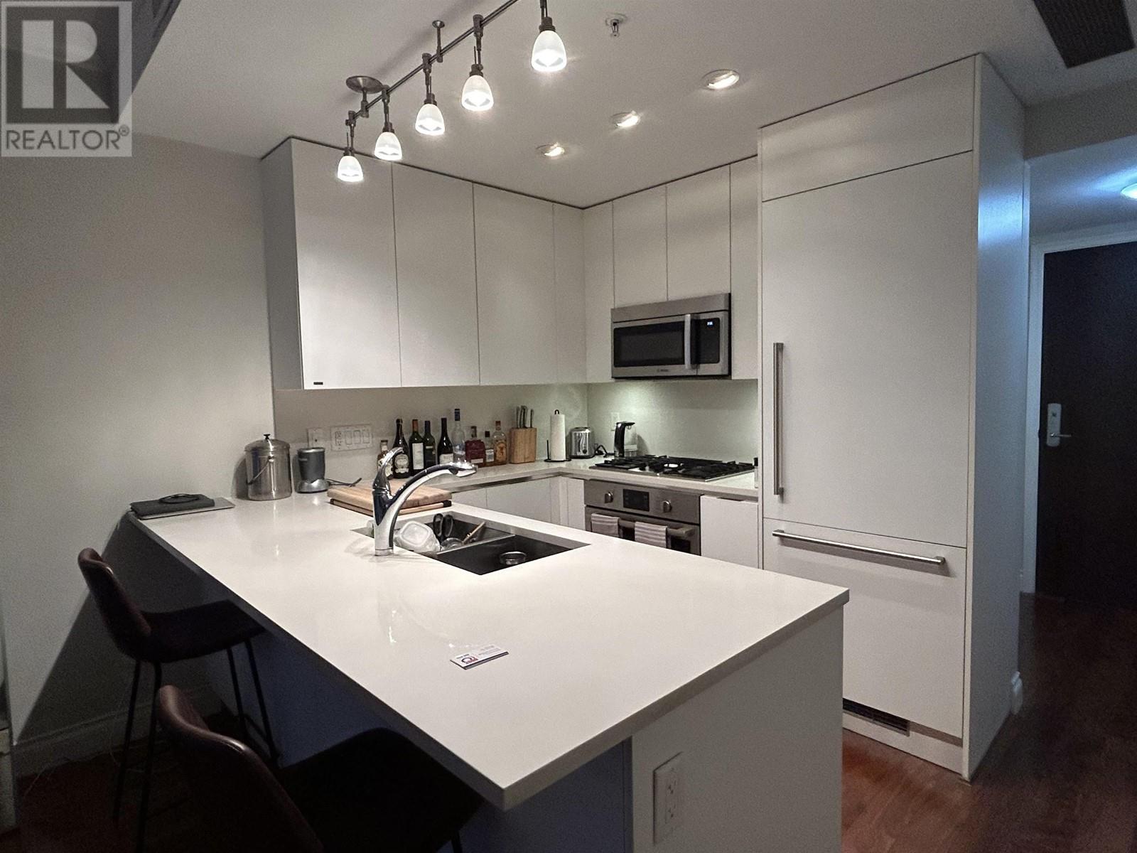 808 199 Victory Ship Way, North Vancouver, British Columbia  V7L 0B2 - Photo 2 - R2836841