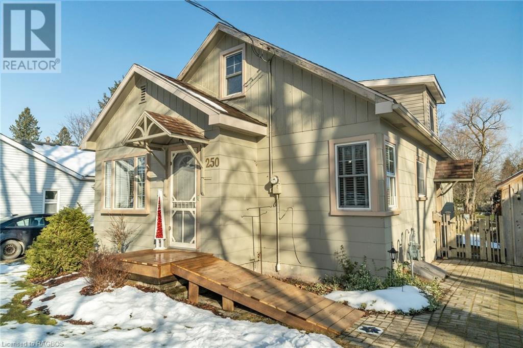 250 Normanby Street N, Mount Forest, Ontario N0G 2L1 (26347537) Team Lisk