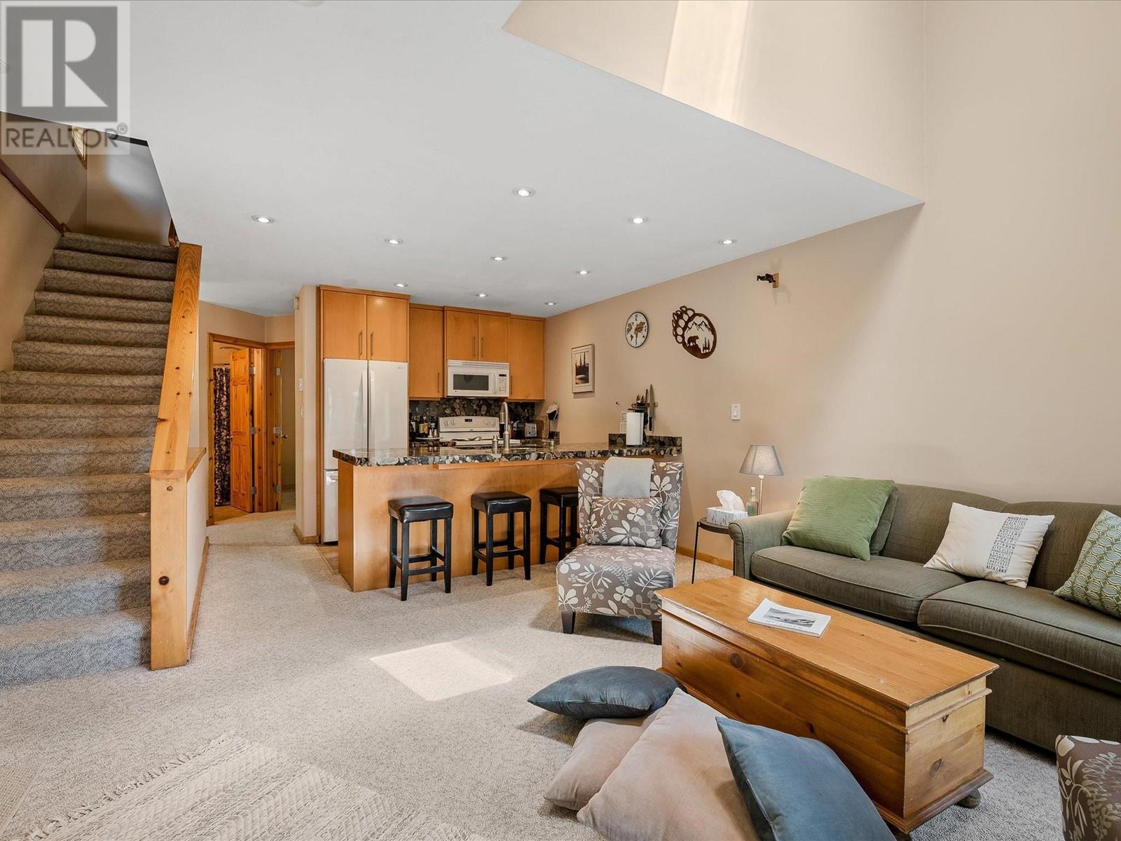 14 2014 London Lane, Whistler, British Columbia  V8E 0B6 - Photo 9 - R2837059
