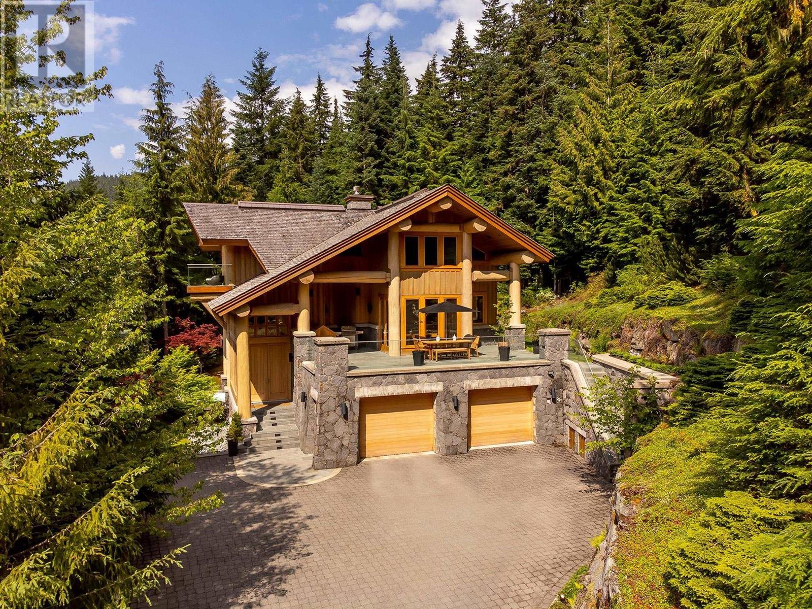 4673 Blackcomb Way, Whistler, British Columbia  V8E 0Z3 - Photo 3 - R2834059