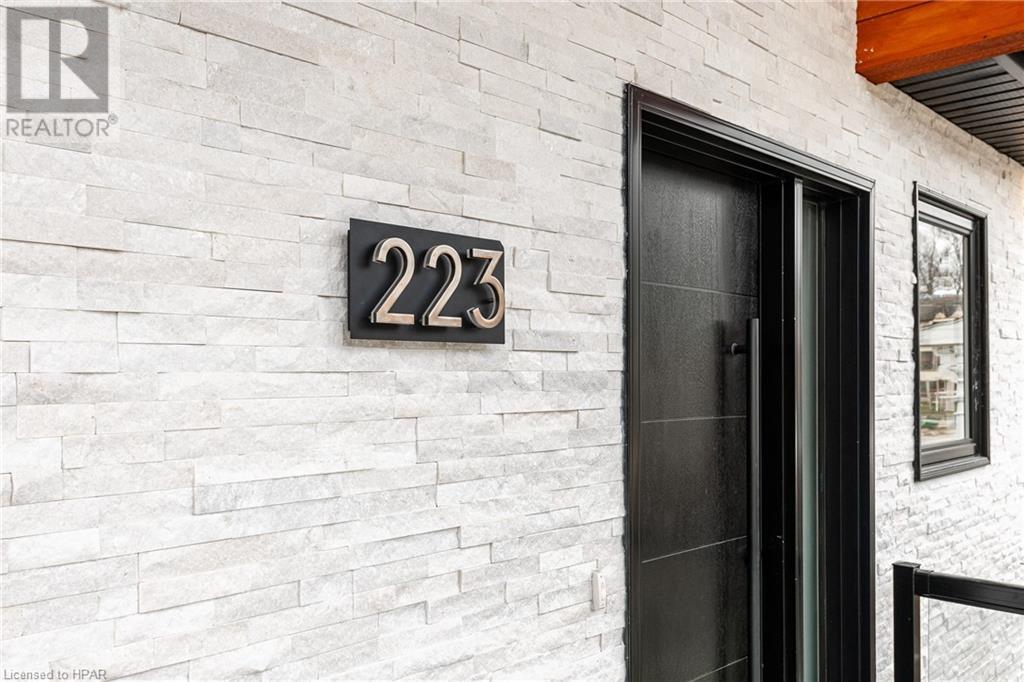 223 William Street, Stratford, Ontario  N5A 4Y2 - Photo 8 - 40470886