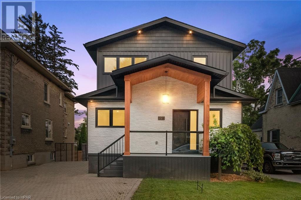 223 William Street, Stratford, Ontario  N5A 4Y2 - Photo 2 - 40470886