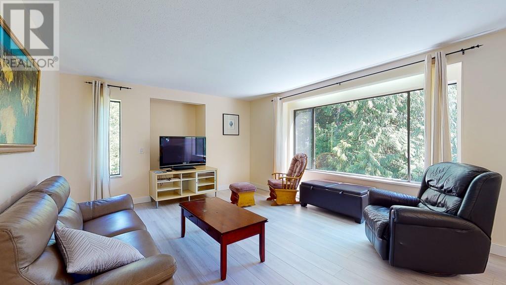 274 King Road, Gibsons, British Columbia  V0N 1V5 - Photo 10 - R2837148