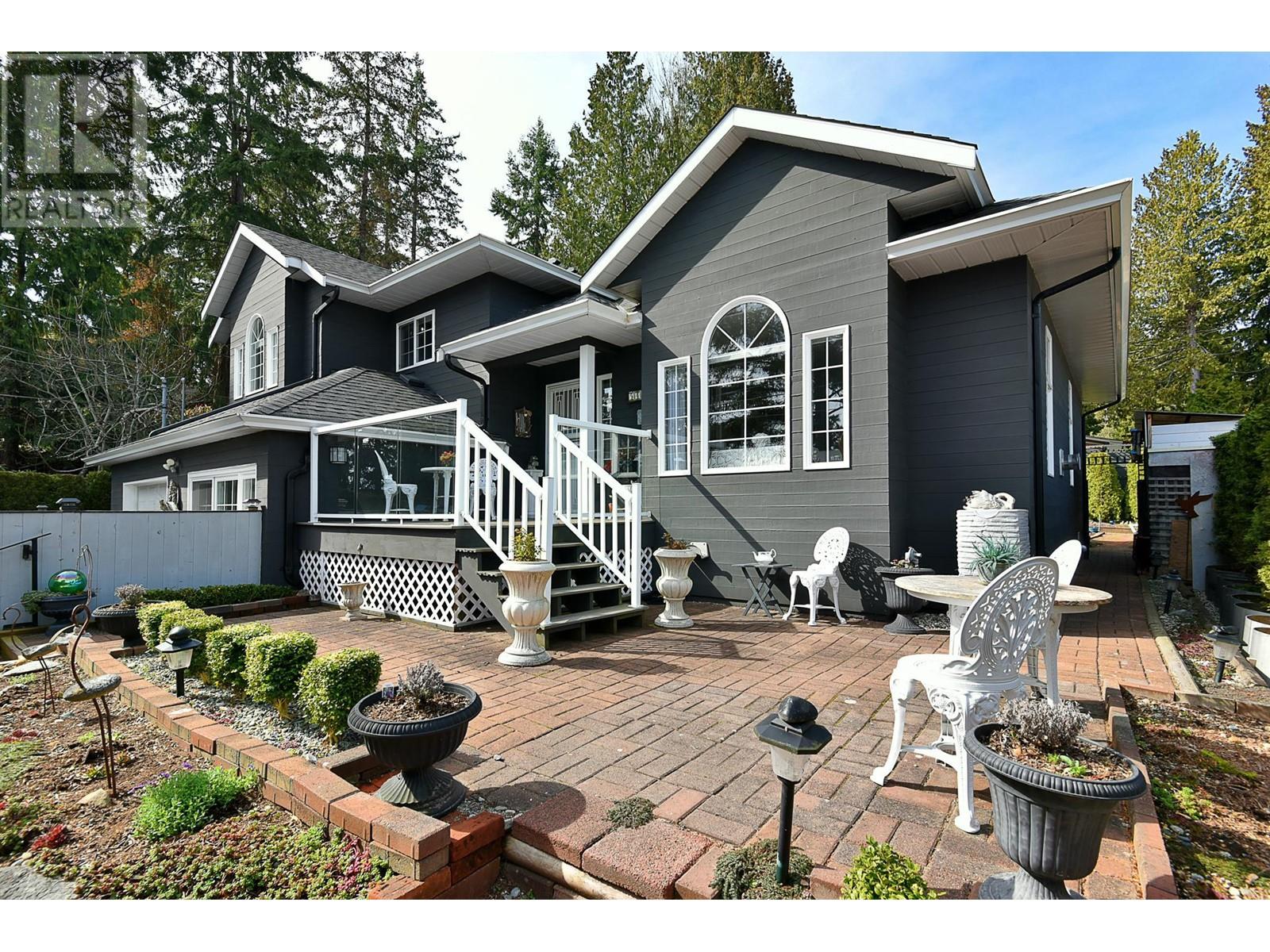 5457 Burley Road, Sechelt, British Columbia  V0N 3A0 - Photo 2 - R2837378