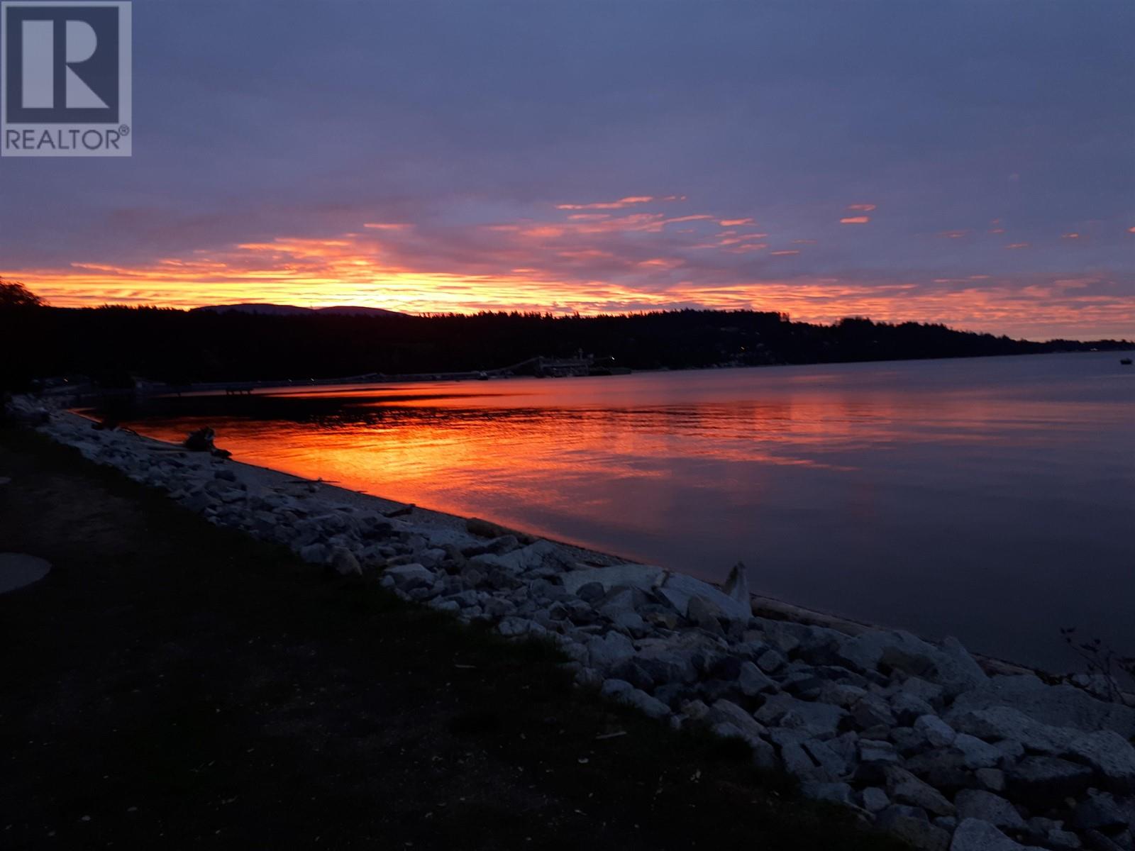 5457 Burley Road, Sechelt, British Columbia  V0N 3A0 - Photo 3 - R2837378