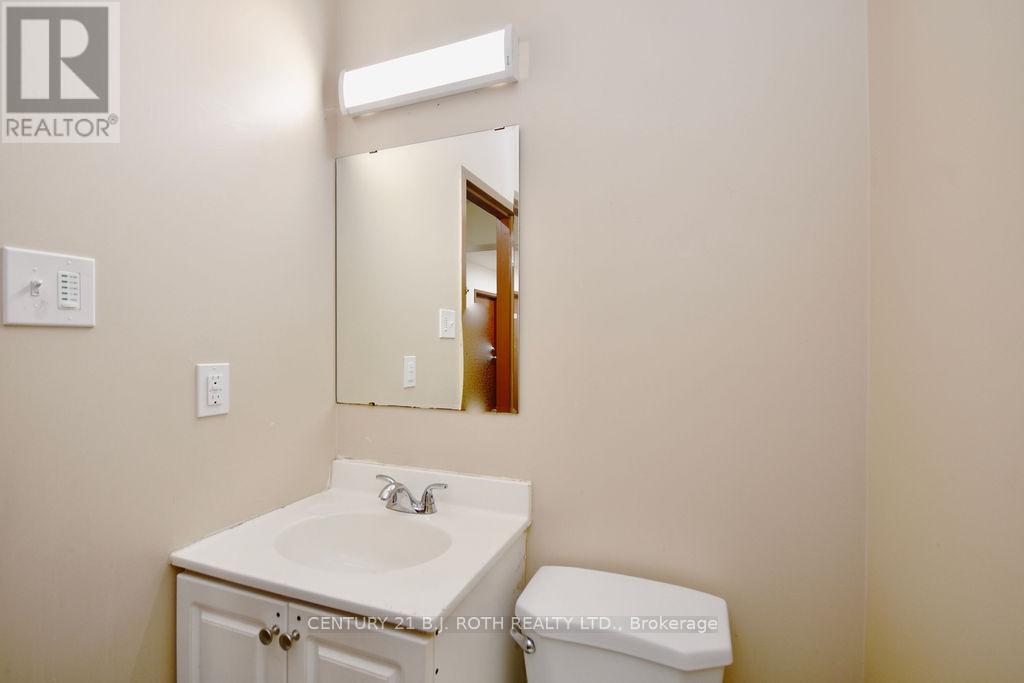 24 North St N, Barrie, Ontario  L4M 2R9 - Photo 31 - S7349550