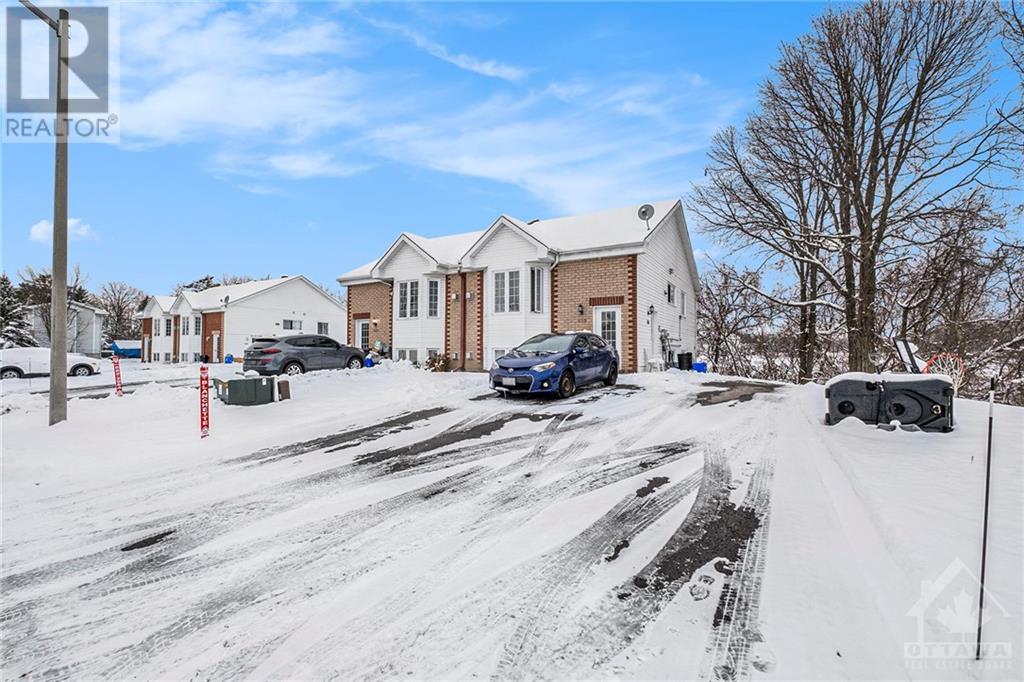 424 Yves Street Unit#a,b,c,d, Rockland, Ontario  K4K 0A8 - Photo 4 - 1371733