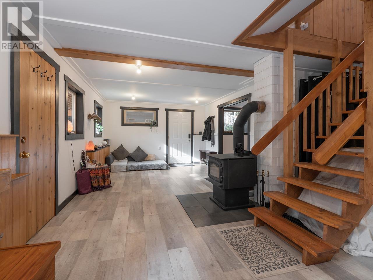 833 Byng Road, Roberts Creek, British Columbia  V0N 2W6 - Photo 17 - R2837460