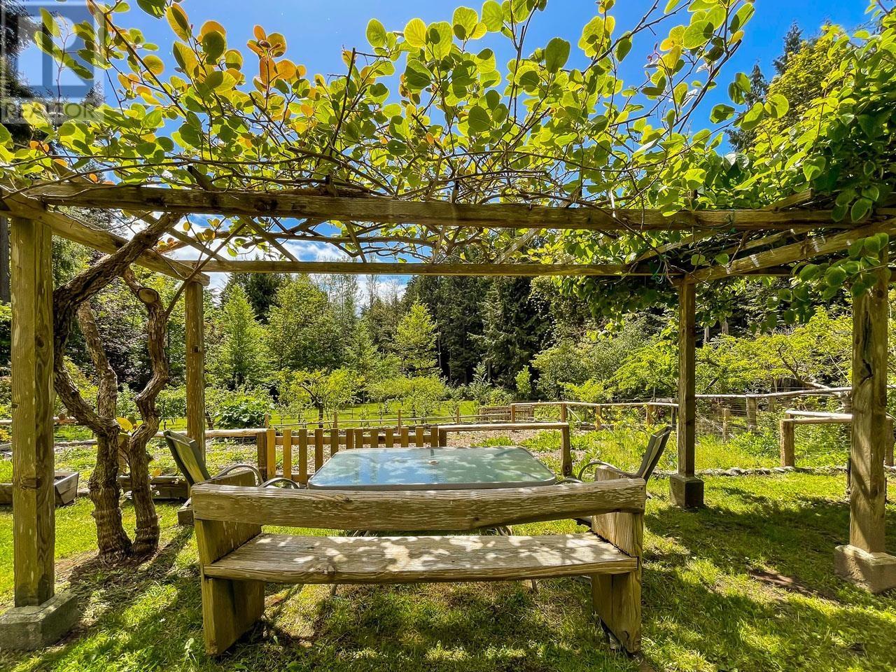 833 Byng Road, Roberts Creek, British Columbia  V0N 2W6 - Photo 39 - R2837460