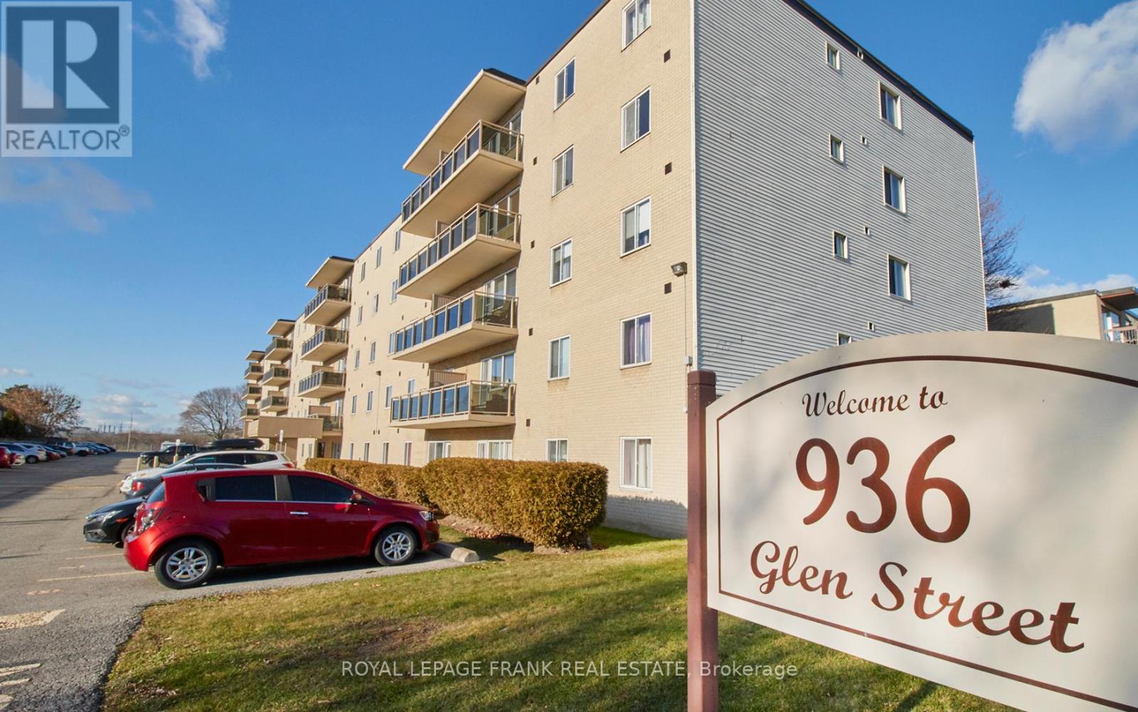 #411 -936 Glen St, Oshawa, Ontario  L1J 5Z7 - Photo 1 - E7350352