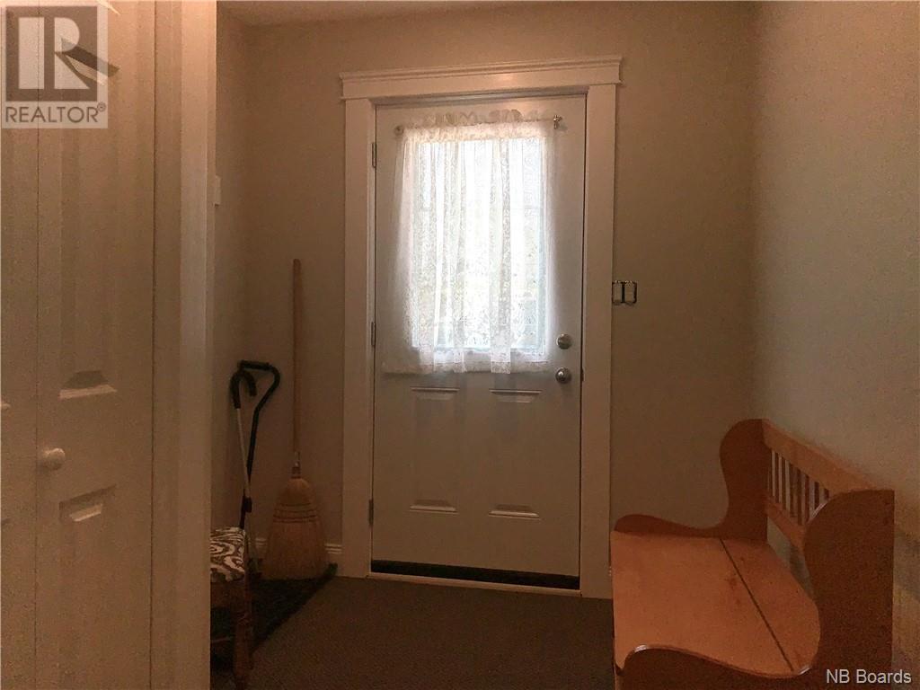 60 Lake Avenue, Mcadam, New Brunswick  E6J 1P2 - Photo 6 - NB090850