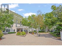 #213 -100 ANNA RUSSELL WAY
